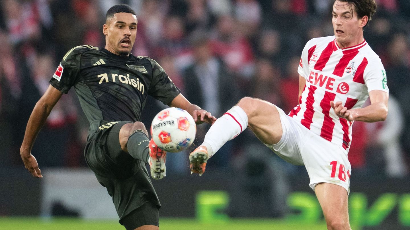 Kölns Kakub Kaminski (r) hatte in der ersten Hälfte zwei Chancen. Foto: Marius Becker/dpa