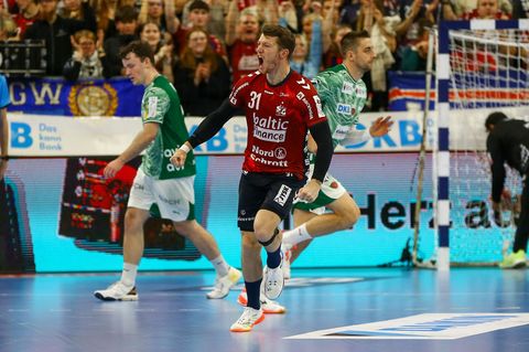 Emil Jakobsen war der erfolgreichste Werfer der SG Flensburg-Handewitt in Göppingen. (Archivbild) Foto: Michael Hundt/dpa