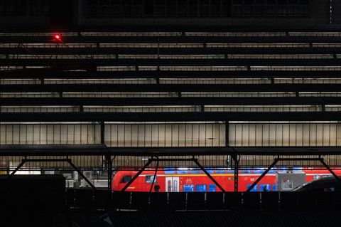 Die Züge am Stuttgarter Hauptbahnhof stehen still. (Archivbild) Foto: Marijan Murat/dpa