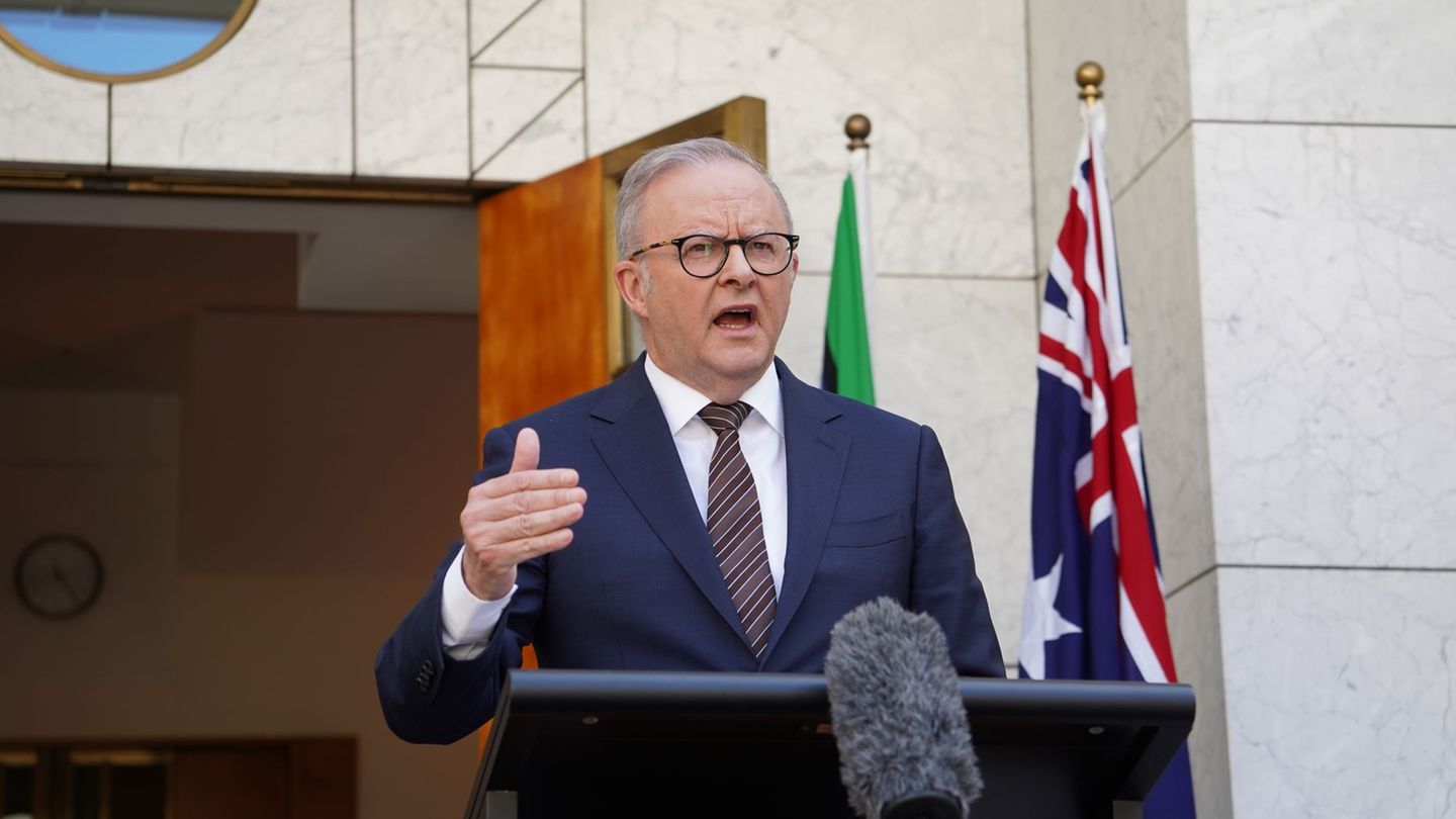 Australiens Premier Albanese lässt nach dem Terroranschlag die Arbeit der Geheimdienste und Strafverfolgungsbehörden überprüfen.