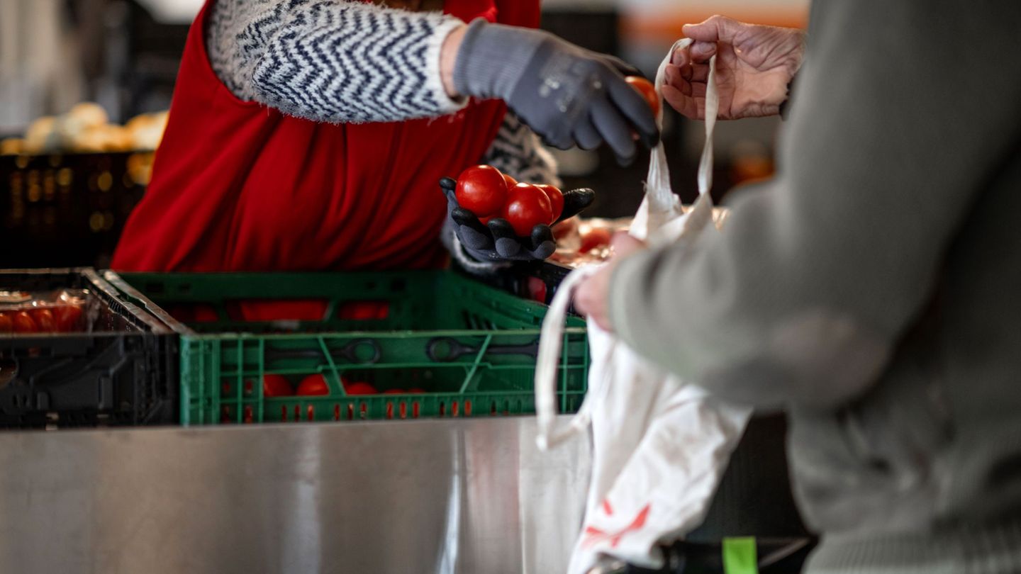 Die Tafeln in Mecklenburg-Vorpommern blicken auf ein schwieriges Jahr zurück. (Archivbild) Foto: Fabian Strauch/dpa