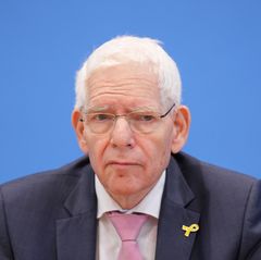 Zentralratspräsident Josef Schuster beobachtet eine Gewöhnung an Antisemitismus in Deutschland. (Archivbild) Foto: Soeren Stache