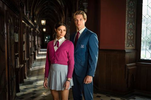 Harriet Herbig-Matten als Ruby Bell und Damian Hardung als James Beaufort bei den Dreharbeiten zu "Maxton Hall". Die Dreharbeite