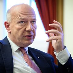 Berlins Regierender Bürgermeister Kai Wegner (CDU) sagt Silvester-Chaoten den Kampf an. (Archivbild) Foto: Bernd von Jutrczenka/