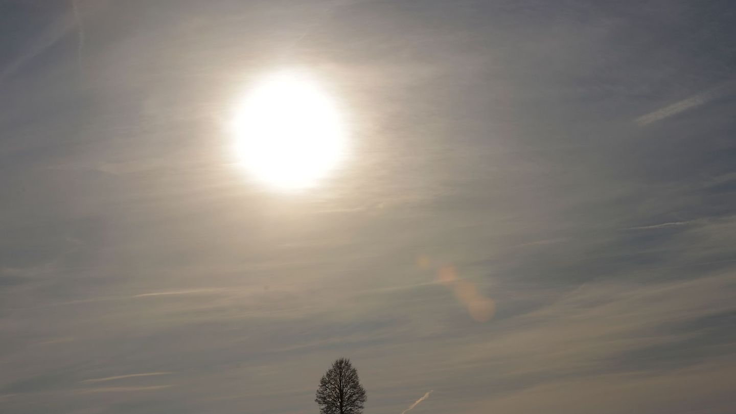 Eher trüb beginnt die Weihnachtswoche beim Wetter. (Symbolbild) Foto: Thomas Warnack/dpa