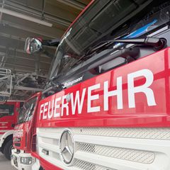 Feuerwehreinsatz in Gadebusch: Bei einem Milchviehbetrieb brennt es am Morgen. (Symbolbild) Foto: Sabina Crisan/dpa