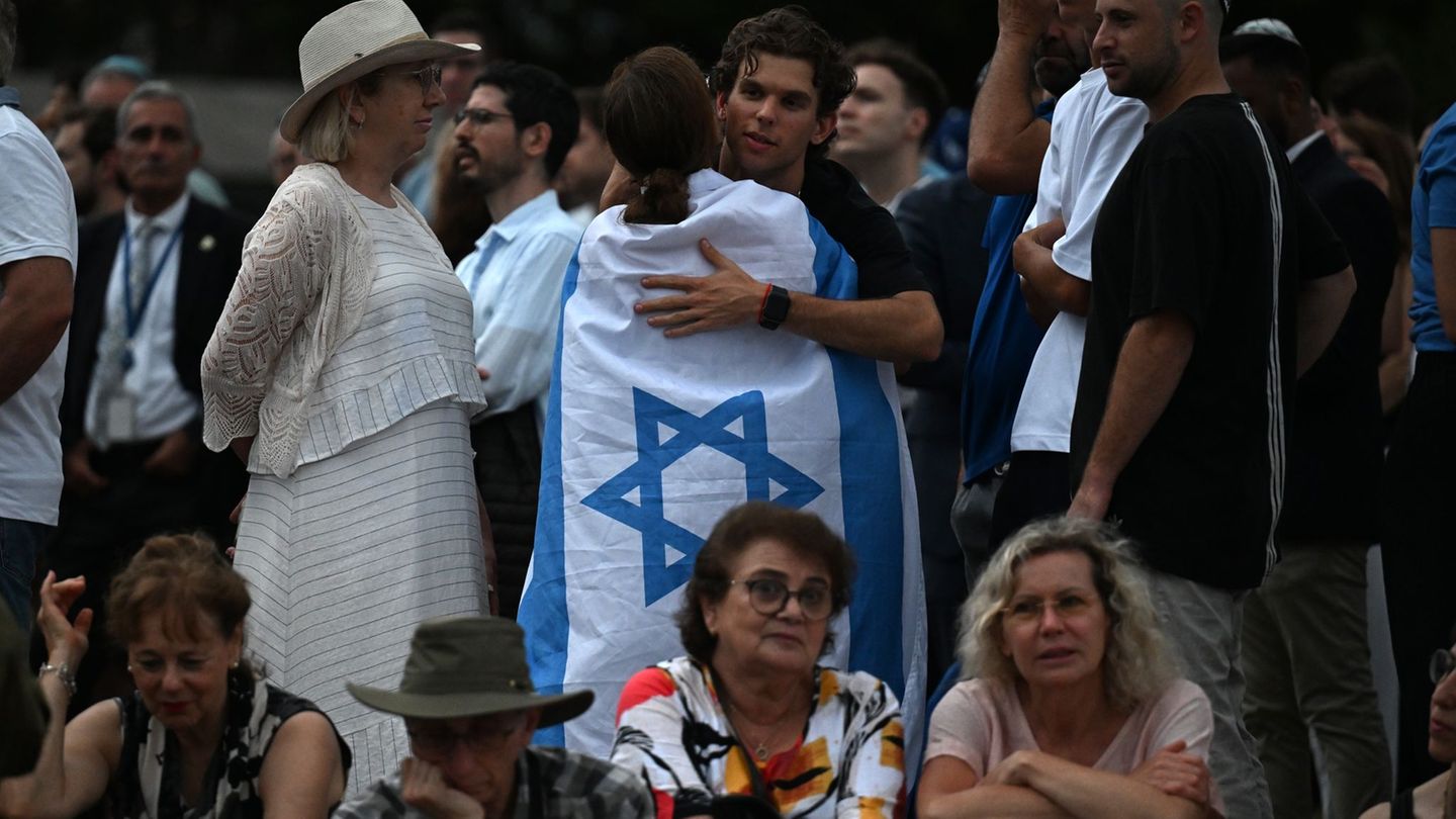 Bei dem Anschlag am vergangenen Sonntag wurden 15 Menschen getötet. Foto: Dean Lewins/AAP/dpa