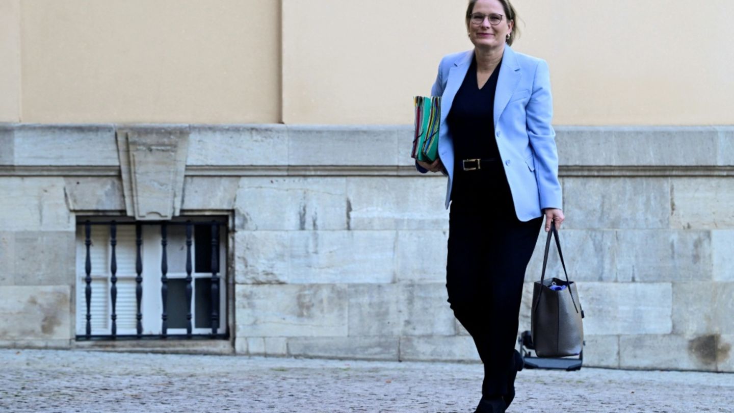 Ministerin Hubig Ende September 2025 in Berlin