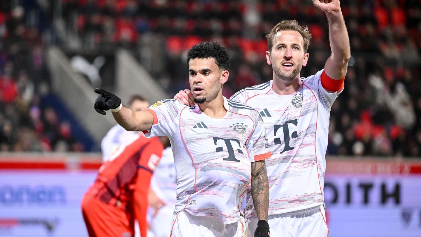 Bayern: Luis Diaz, der Torschütze, und Harry Kane feiern das 3:0 gegen Heidenheim