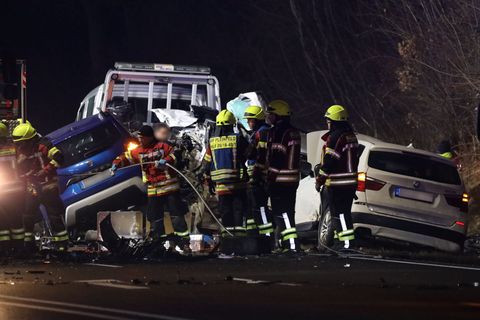 Auf der Bundesstraße 2 in Mittelfranken gab es einen schweren Verkehrsunfall. Foto: Felix Besold/NEWS5/dpa