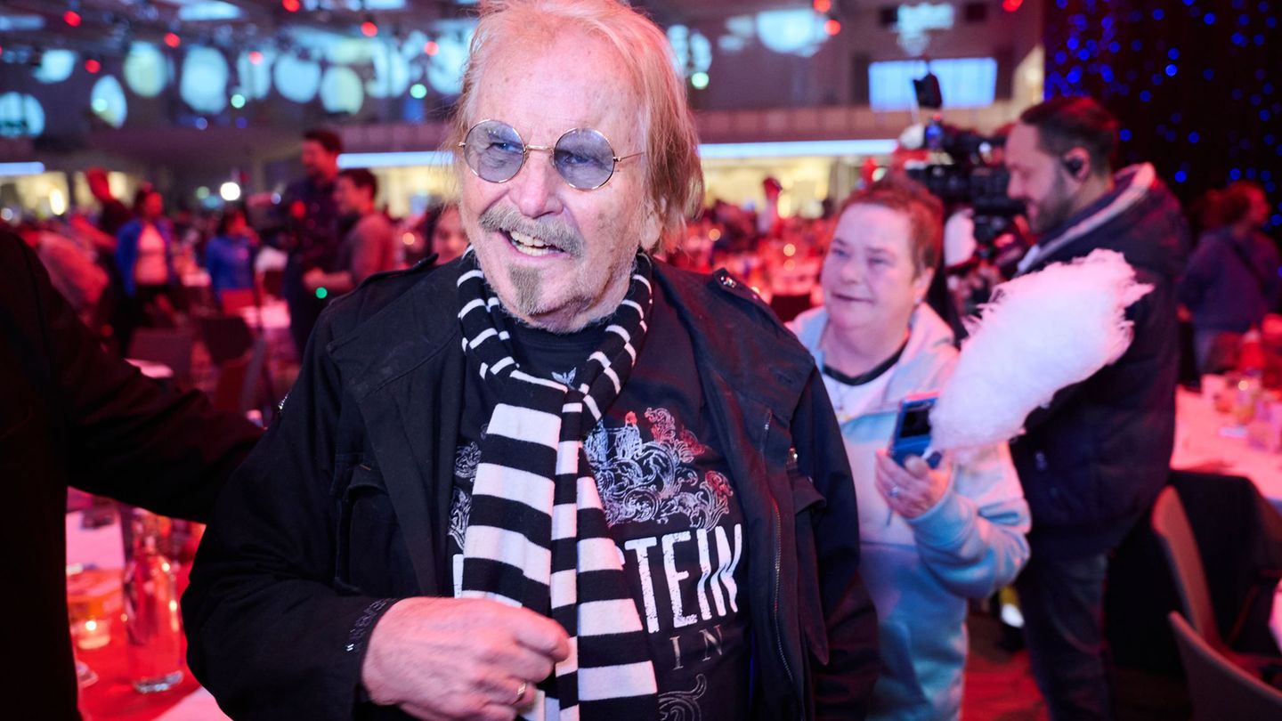 Frank Zander lädt bereits zur 31. Weihnachtsfeier für Obdachlose ein. (Archivbild) Foto: Annette Riedl/dpa