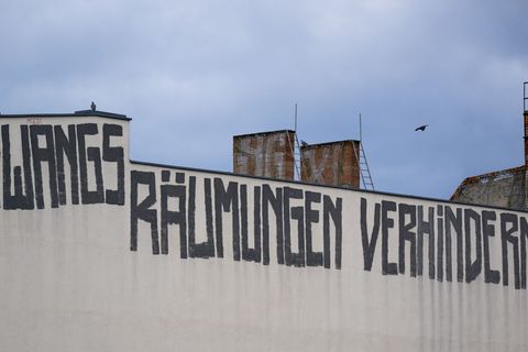 Die Berliner Linke sieht Zwangsräumungen kritisch. (Archivbild) Foto: Monika Skolimowska/dpa