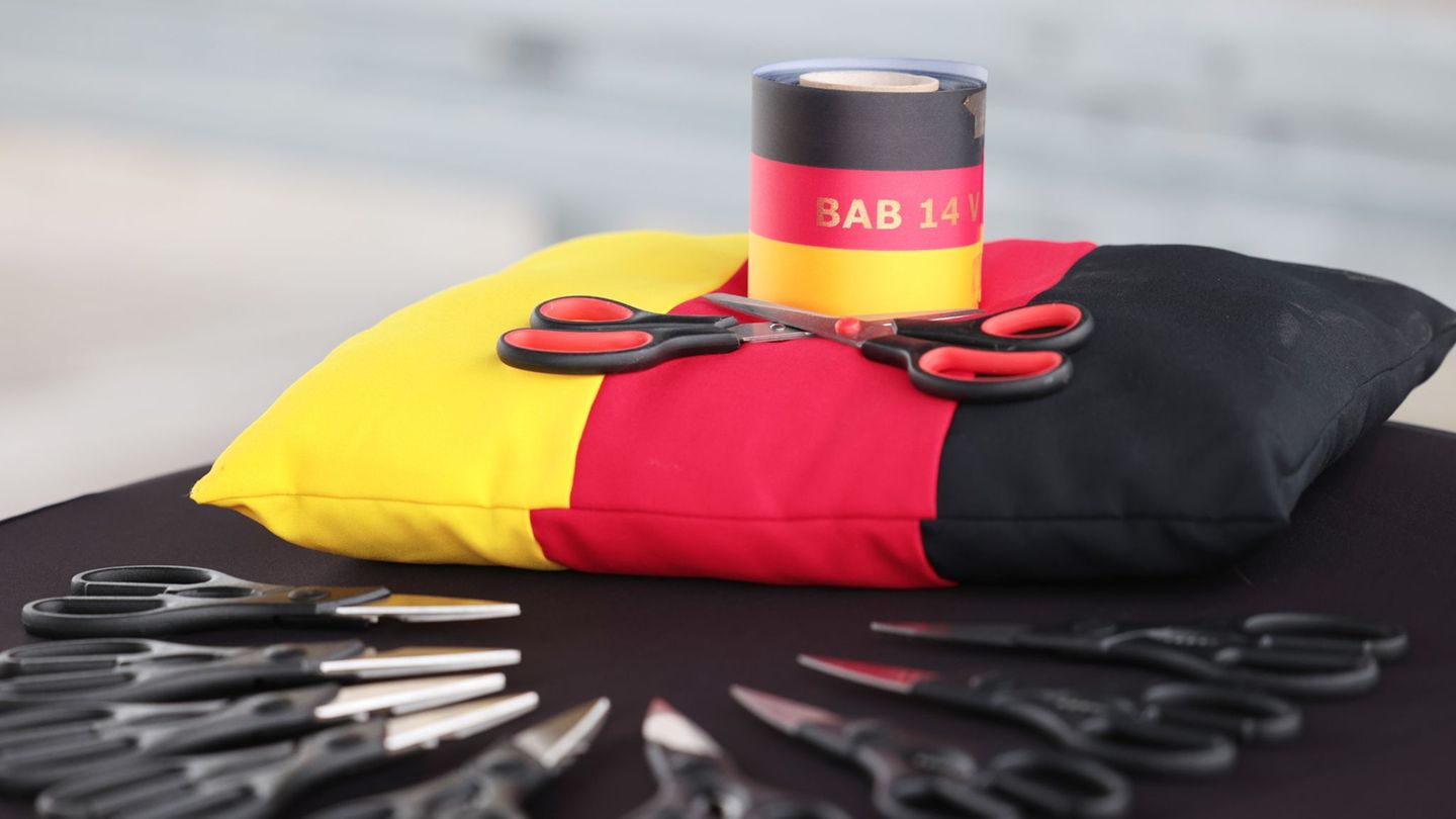 In diesem Jahr werden zwei weitere Abschnitte der A14-Nordverlängerung freigegeben. (Archivbild) Foto: Peter Gercke/dpa-Zentralb