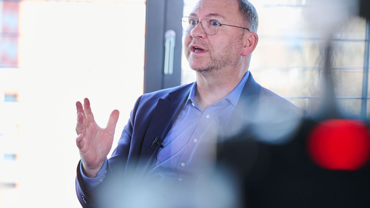 Für die Rente fordert Verdi-Chef eine stärkere Heranziehung reicher Teile der Gesellschaft. Foto: Annette Riedl/dpa