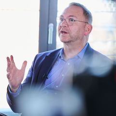 Für die Rente fordert Verdi-Chef eine stärkere Heranziehung reicher Teile der Gesellschaft. Foto: Annette Riedl/dpa