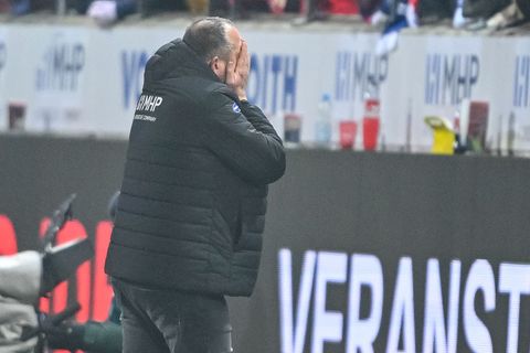 Für Trainer Frank Schmidt war das Heidenheimer Jahr mitunter schwer zu ertragen. Foto: Harry Langer/dpa