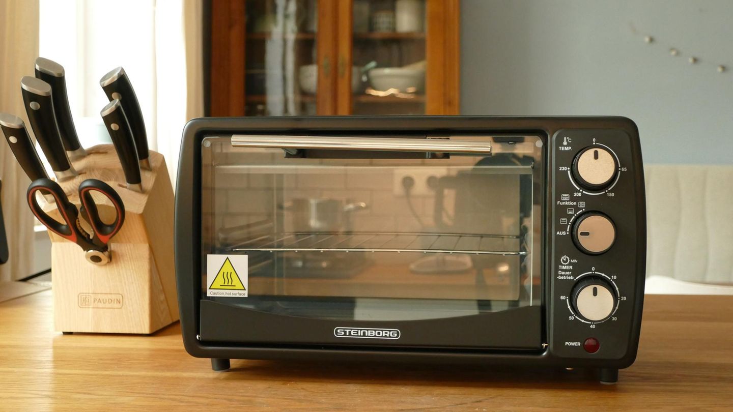 Klein & knusprig: Wer baut die heißeste Kiste? Fünf Minibacköfen im Test