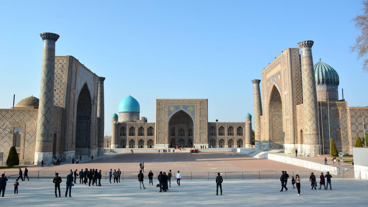 Ab nach Zentralasien: Usbekistan mit der schönen Architektur, zu bewundern etwa in Samarkand (Bild), Kirgisistan mit spektakulären Bergen und Nomadenkultur, und Kasachstan mit seinen riesigen Steppen und nagelneuen Städten.