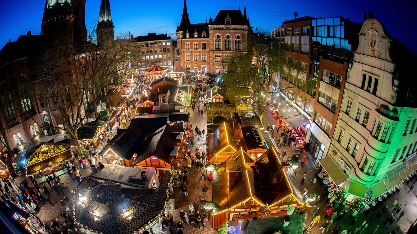 Ein 32-Jähriger soll zwei Mülltonnen auf dem Lamberti-Markt in Brand gesetzt haben. (Illustration) Foto: Hauke-Christian Dittric