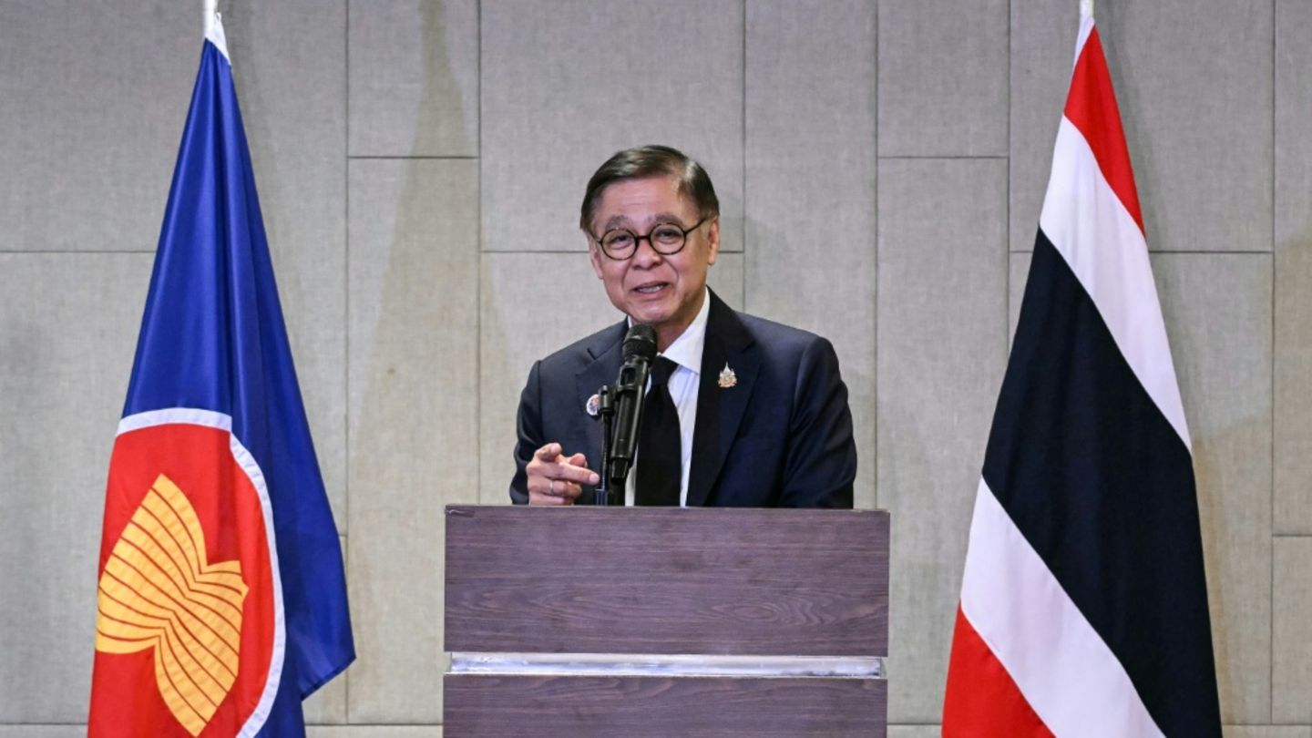 Thailands Außenminister Sihasak Phuangketkeow in Kuala Lumpur