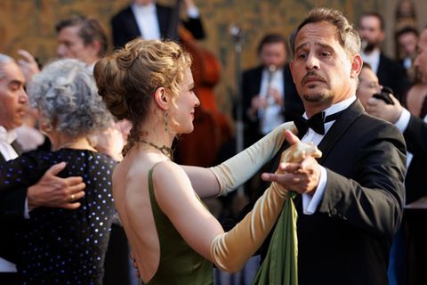 Moritz Bleibtreu spielt in " Miss Sophie - Same Procedure as Every Year" die Rolle des Mr. Pommeroy.