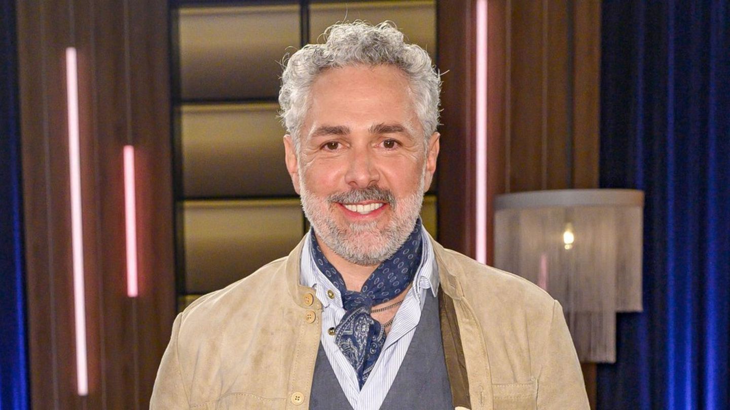 Roland Trettl führt seit 2018 durch die VOX-Sendung "First Dates" - und es soll fleißig weitergehen.