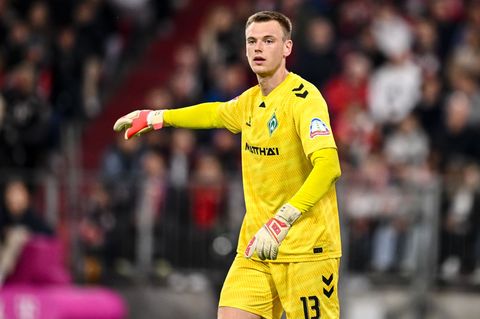 Werder-Torwart Karl Hein ist Fußballer des Jahres in Estland. (Archivbild) Foto: Harry Langer/dpa