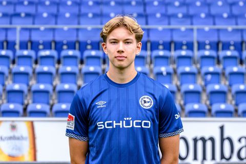 Der Norweger Jonathan Norbye kehrt vorzeitig von Arminia Bielefeld zu RB Leipzig zurück. (Archivbild) Foto: David Inderlied/dpa