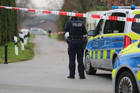 Eine Mordkommission ermittelt wegen des Verdachts des versuchten Totschlags. Foto: Christian Müller/dpa