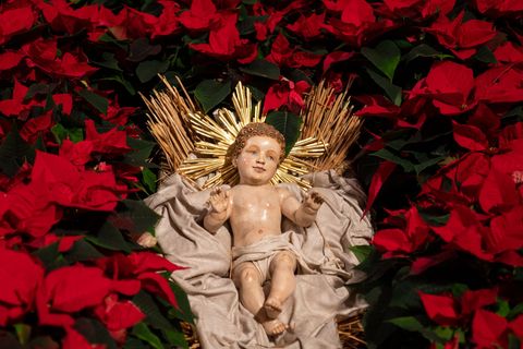 Geburtstag mit dem Christkind. (Symbolbild) Foto: Lennart Preiss/dpa