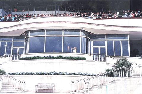 Jeffrey Epstein und Ghislaine Maxwell kamen vor 25 Jahren als Gäste von Andrew in die Royal Box der Pferderennbahn Ascot. Die ist eigentlich ausschließlich Royals und Ehrengästen vorbehalten