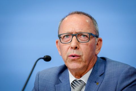 Die sächsische AfD will gegen die Einstufung als "gesichert rechtsextrem" klagen (Archivbild). Foto: Kay Nietfeld/dpa