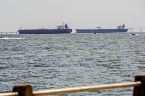 Zwei Öltanker vor der Küste Venezuelas