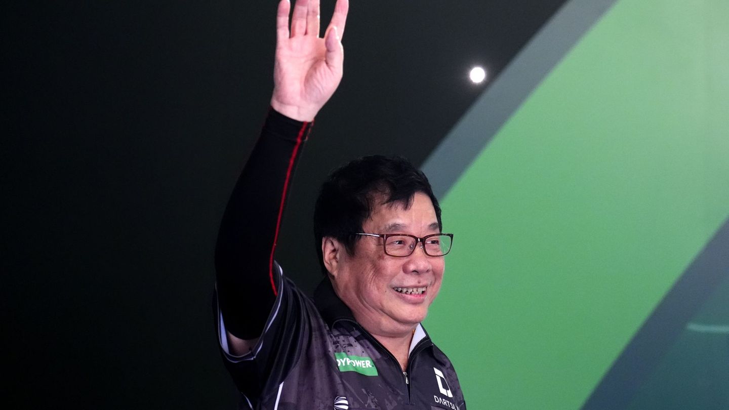 Paul Lim hatte im Duell mit Luke Humphries keine Chance. Foto: John Walton/PA Wire/dpa