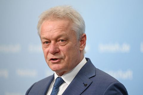 Minister Rainer: Verpflichtende Videoüberwachung für bestimmte Betriebe Foto: Elisa Schu/dpa