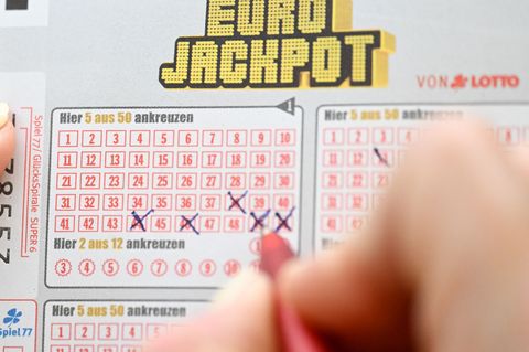 Bei der Lotterie Eurojackpot wurde Ende Juli 2025 in Sachsen-Anhalt ein neuer Gewinn-Rekord von 58.316.471,00 Euro aufgestellt.