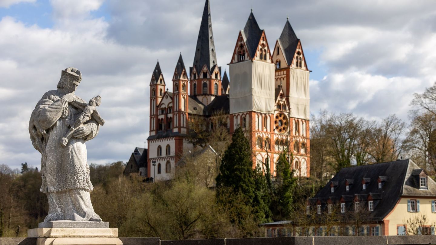 Das Bistum Limburg erstreckt sich über Teile von Hessen und Rheinland-Pfalz und umfasst das Frankfurter Stadtgebiet. Religiöser