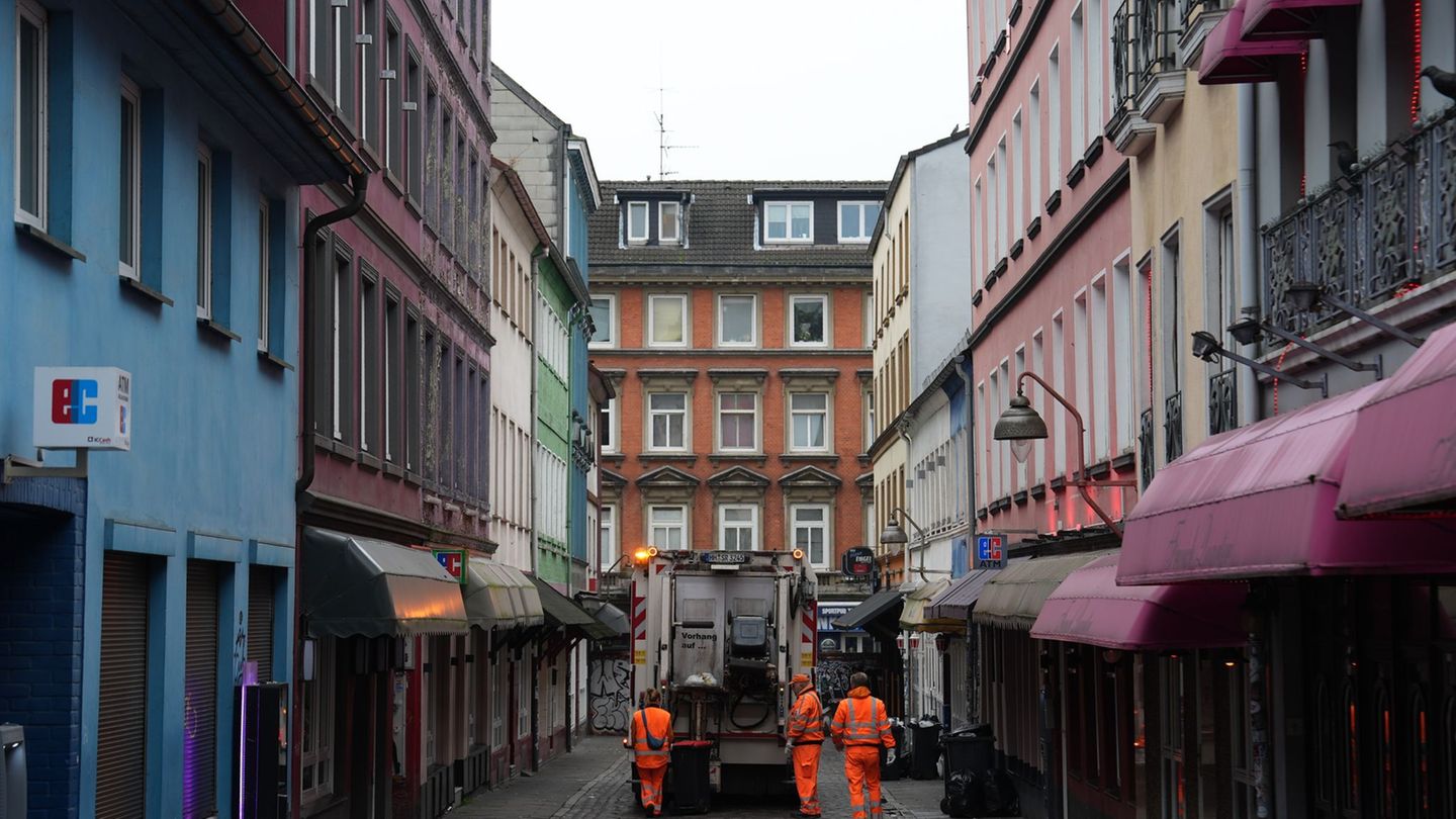 Für die Müllentsorgung müssen die Hamburger Haushalte im neuen Jahr mehr berappen. (Archivbild) Foto: Marcus Brandt/dpa
