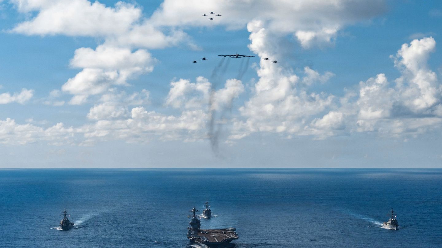 Das US-Militär hat in der Region zahlreiche Kriegsschiffe zusammengezogen, die teils auch im Kampf gegen angebliche Drogenschmug