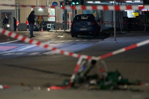 Einsatzkräfte ermitteln in der Innenstadt von Gießen