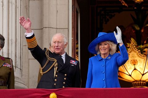 König Charles und Königin Camilla laden zum Weihnachtsfest. (Archivbild) Foto: Aaron Chown/PA Wire/dpa