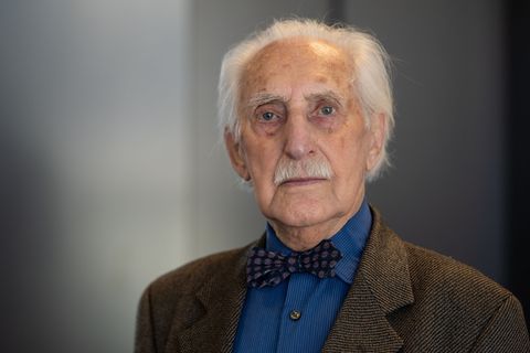 Der Holocaust-Überlebende Leon Weintraub äußert sich auch im hohen Alter zu politischen Ereignissen. (Archivbild) Foto: Swen Pfö