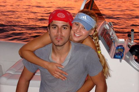 Anna Kournikova und Enrique Iglesias auf einem Archivbild von 2004, als die beiden sich gerade kennen gelernt hatten