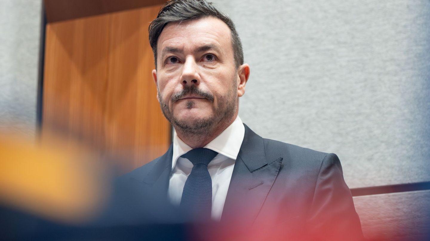 Der Ex-Tycoon sitzt seit elf Monaten in U-Haft. (Archivbild) Foto: Expa/ Johann Groder/APA/dpa