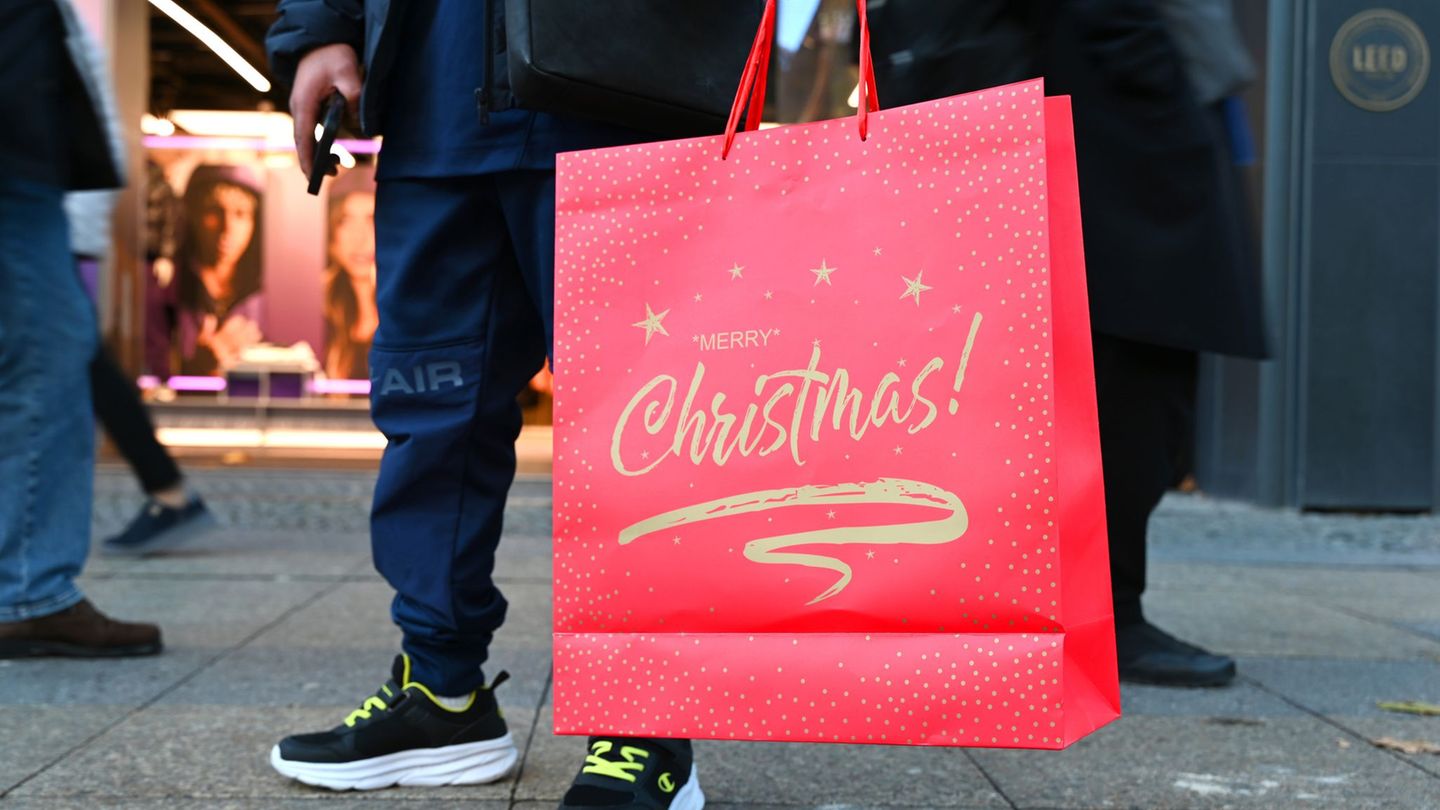 Die Thüringer Händler setzen nach einem weitgehend durchwachsenen Weihnachtsgeschäft nun auf die Zeit nach dem Fest. (Symbolbild