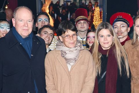 Fürst Albert II. und Fürstin Charlène (r.) hatten diesmal nicht ihre Kinder dabei. Zur Vorführung im Chapiteau de Fontvieille