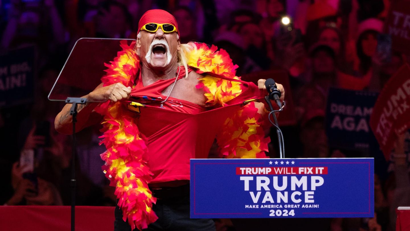 Hulk Hogan im Oktober 2024 bei einer Trump-Wahlkampfveranstaltung