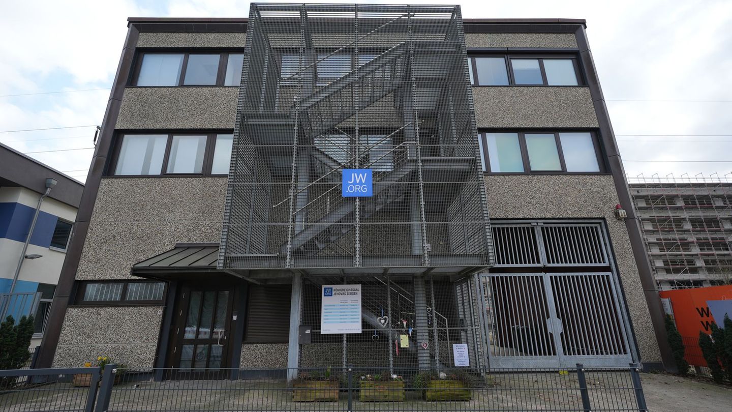 Fast drei Jahre nach einem Amoklauf bei den Zeugen Jehovas will die Glaubensgemeinschaft ihr Gebäude wieder nutzen. (Archivbild)