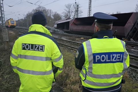 Nachdem ein Zug entgleist ist, kommt es zwischen Hannover und Göttingen zu einer Sperrung. Foto: -/dpa