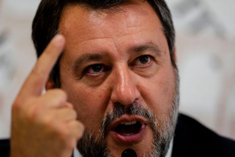 Matteo Salvini spricht erneut von "Schande". (Archivbild) Foto: Domenico Stinellis/AP/dpa